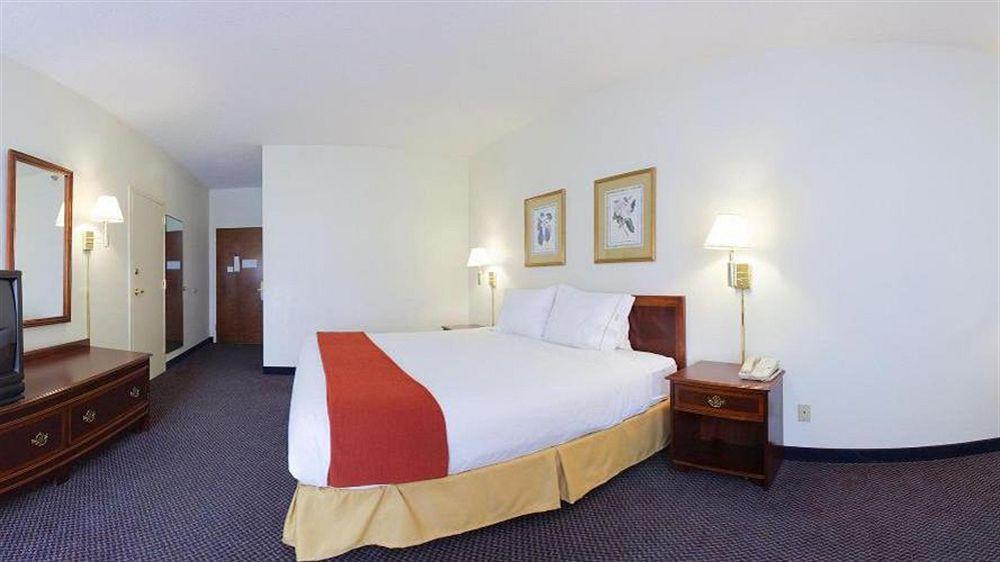 Holiday Inn Express Hillsborough-Durham Area By Ihg Luaran gambar