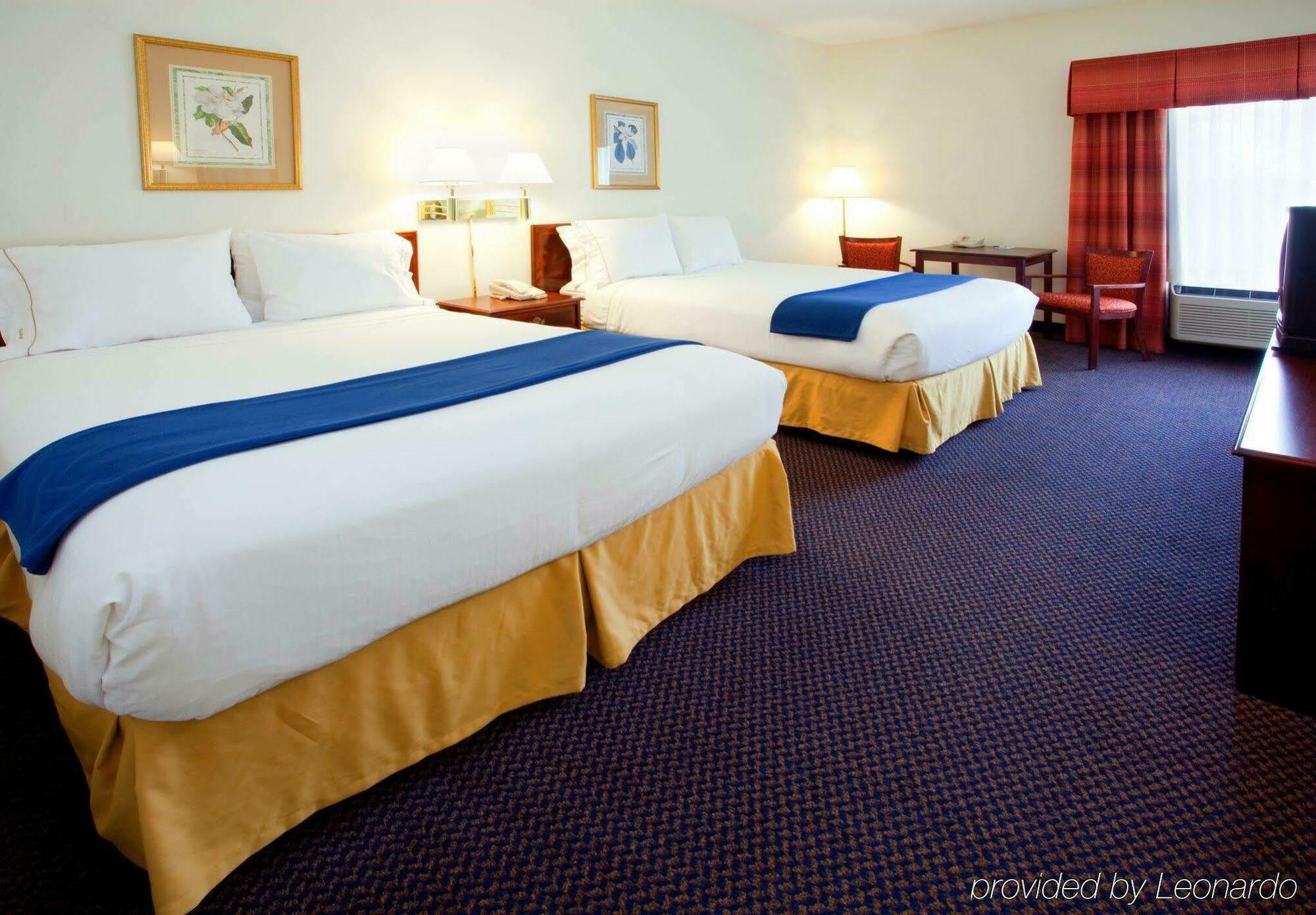 Holiday Inn Express Hillsborough-Durham Area By Ihg Luaran gambar