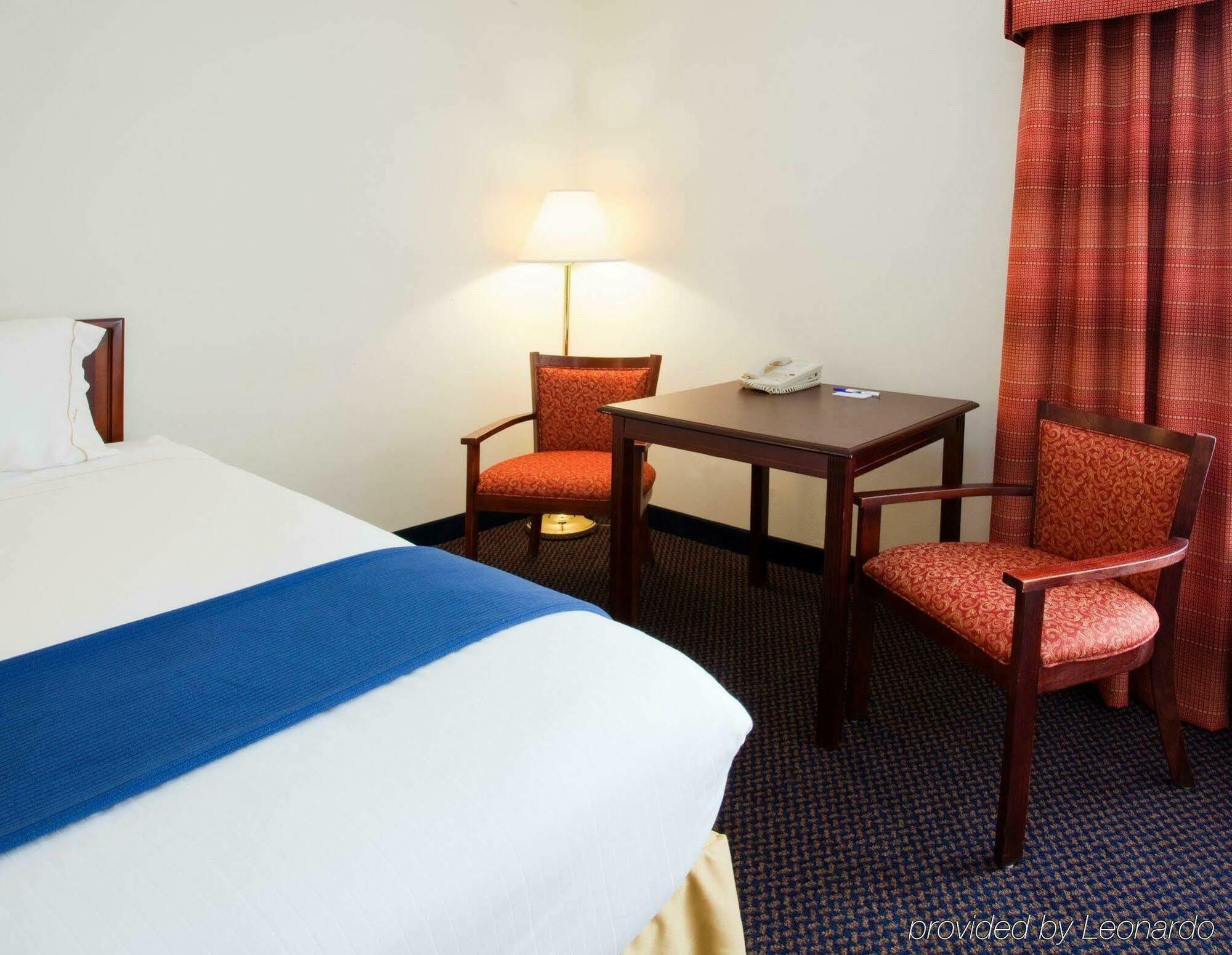 Holiday Inn Express Hillsborough-Durham Area By Ihg Luaran gambar