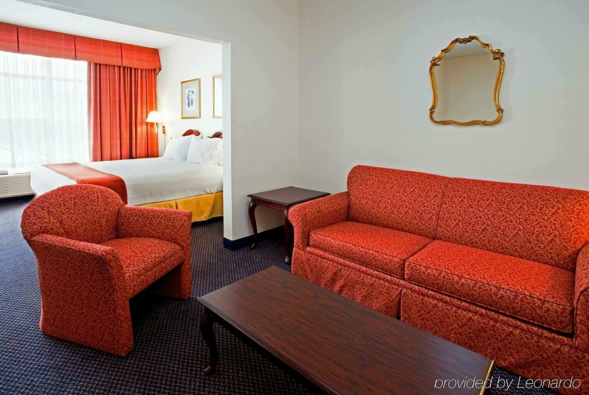 Holiday Inn Express Hillsborough-Durham Area By Ihg Luaran gambar